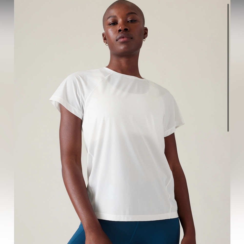 Athleta NWOT Mint Green Medium Short Sleeve Tee Shirt Workout Running Medium